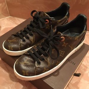 Ladies Louis Vuitton Sneakers